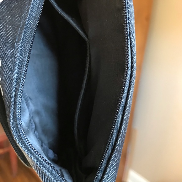 NWOT 3 Kiehl’s Bags, 1 Tote, 1 Toiletry, 1 Makeup - Picture 9 of 15